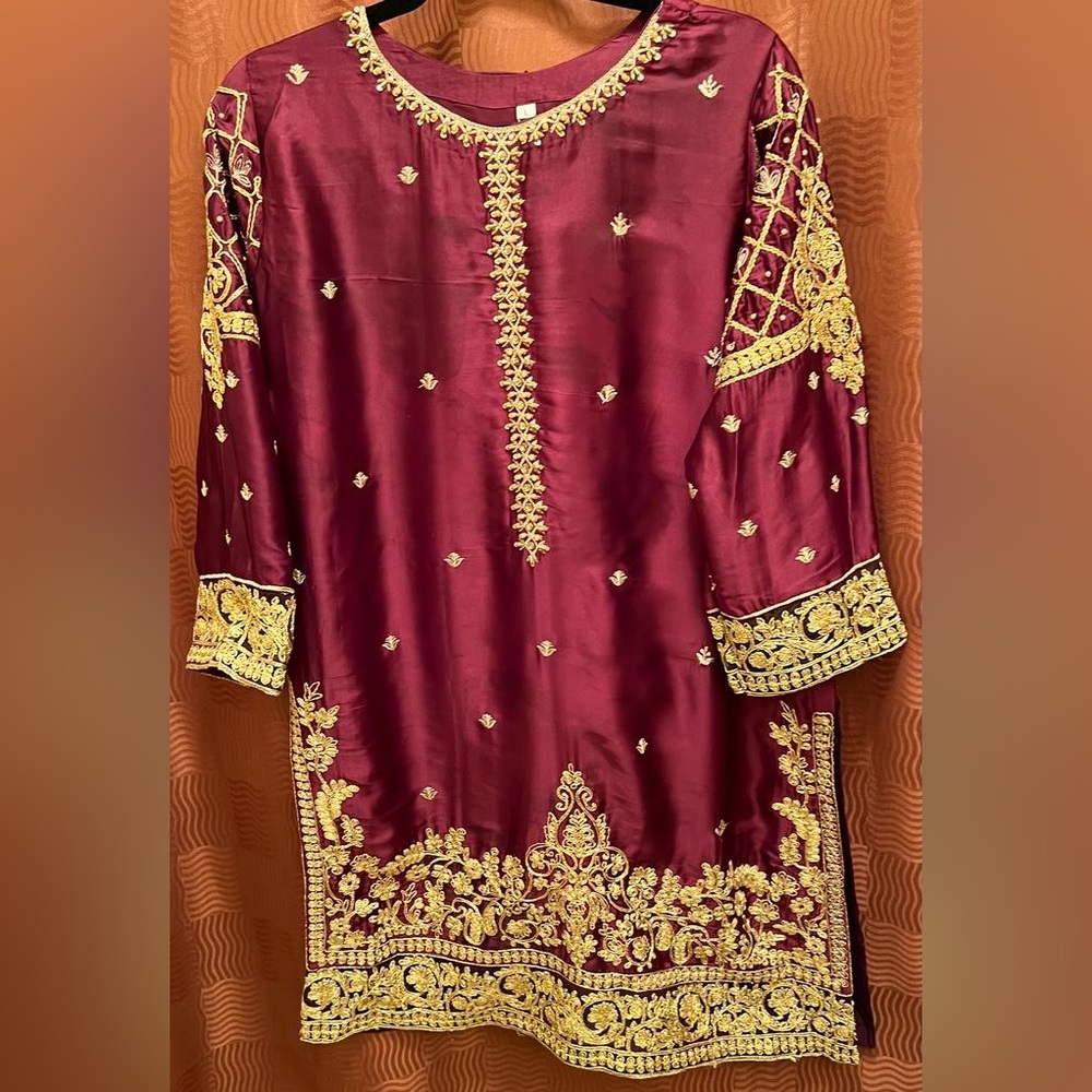 Large silk golden embroidery kurta indian/ Pakistani outfit formal kurta